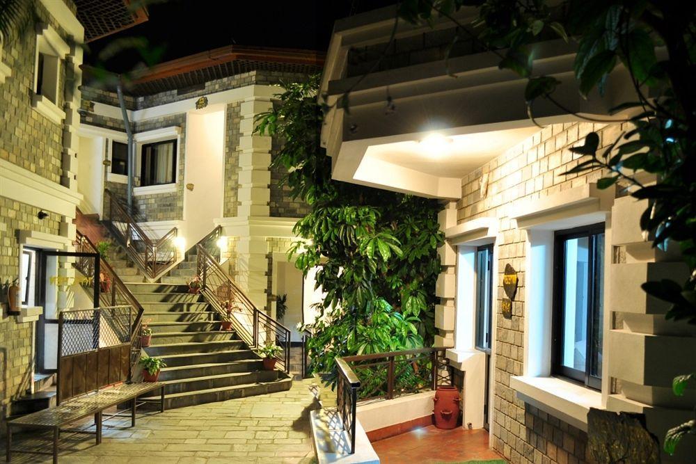 Trek-O-Tel Hotel Pokhara Exterior foto