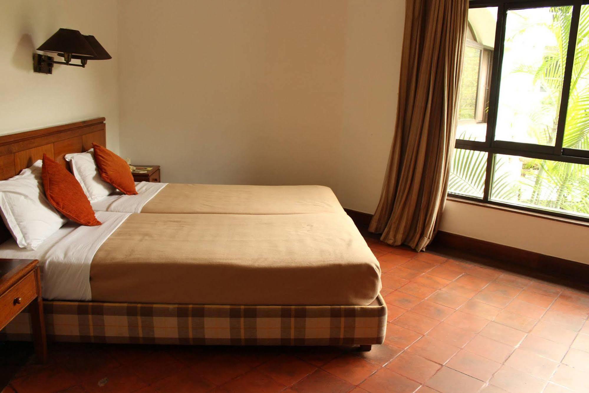 Trek-O-Tel Hotel Pokhara Exterior foto